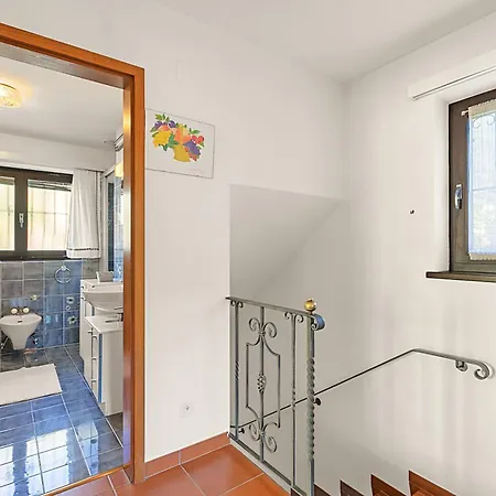 Casa Ana 2 With Garden & Parking For 5 - Happy Ferienhaus