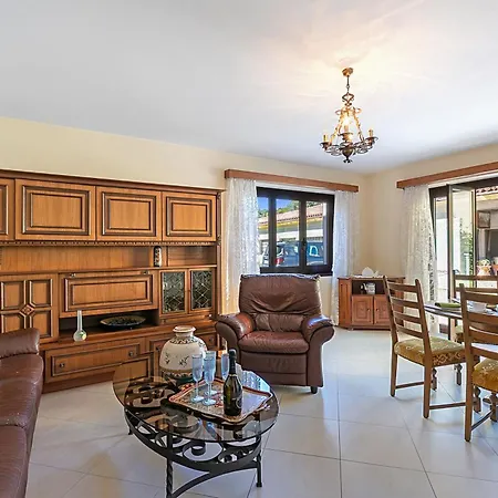 בית נופש Casa Ana 2 - Center - Happy לוזון